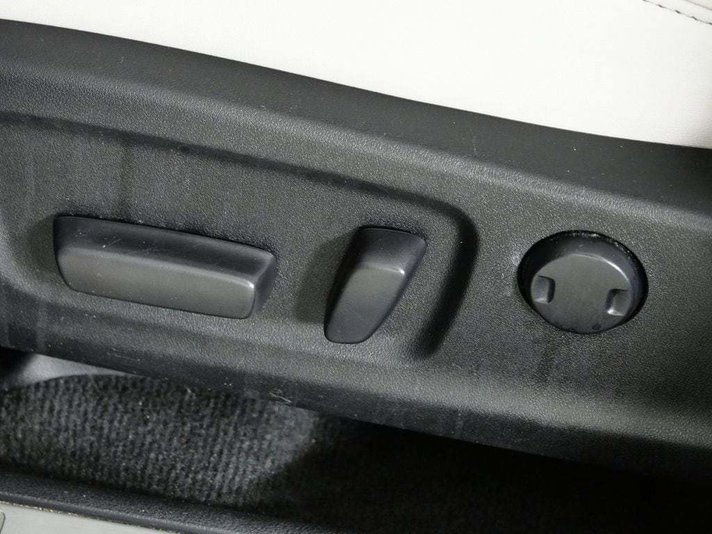 Thumbnail: 2022 Lexus RX - 38