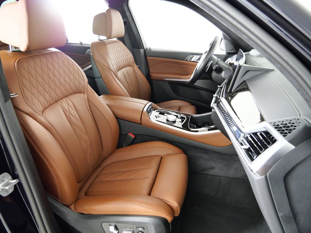 Thumbnail: 2025 BMW X5 - 26