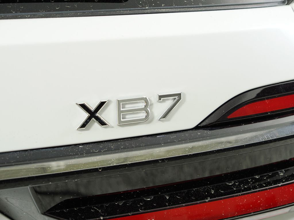 Thumbnail: 2026 BMW X7 - 11
