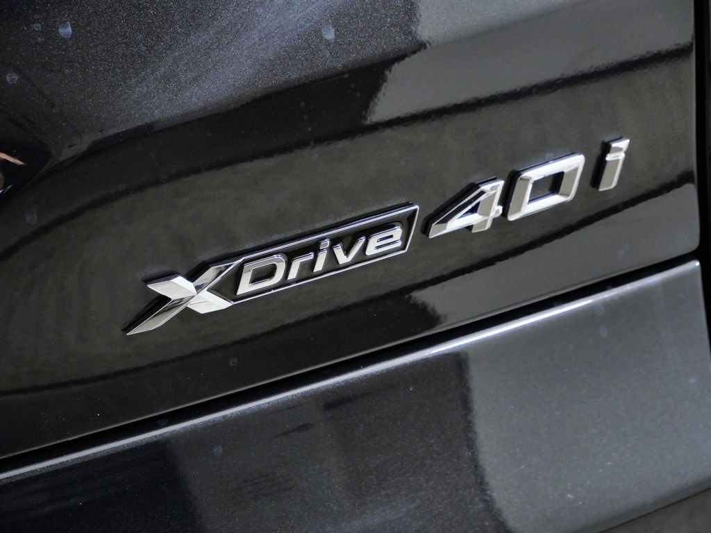 Thumbnail: 2026 BMW X5 - 12