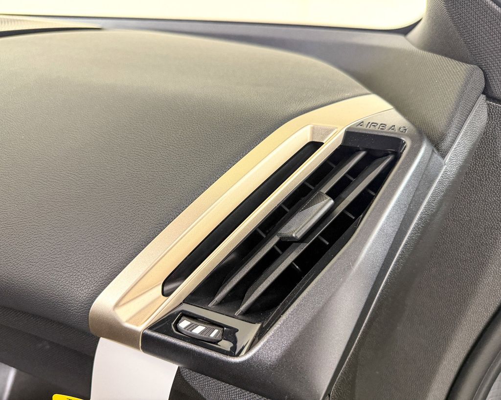 2025 BMW iX xDrive50 21