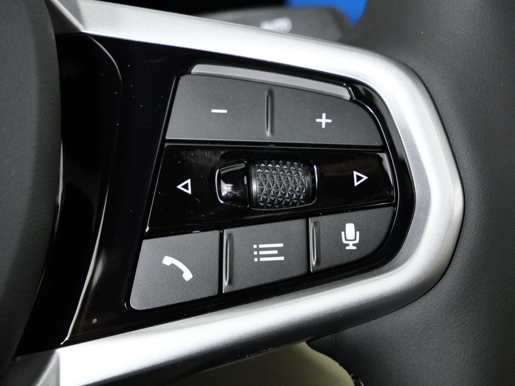 Thumbnail: 2025 BMW i4 - 41