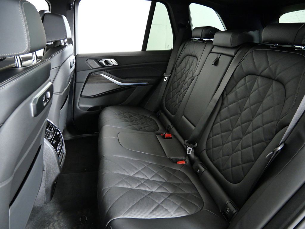 Thumbnail: 2026 BMW X5 - 33