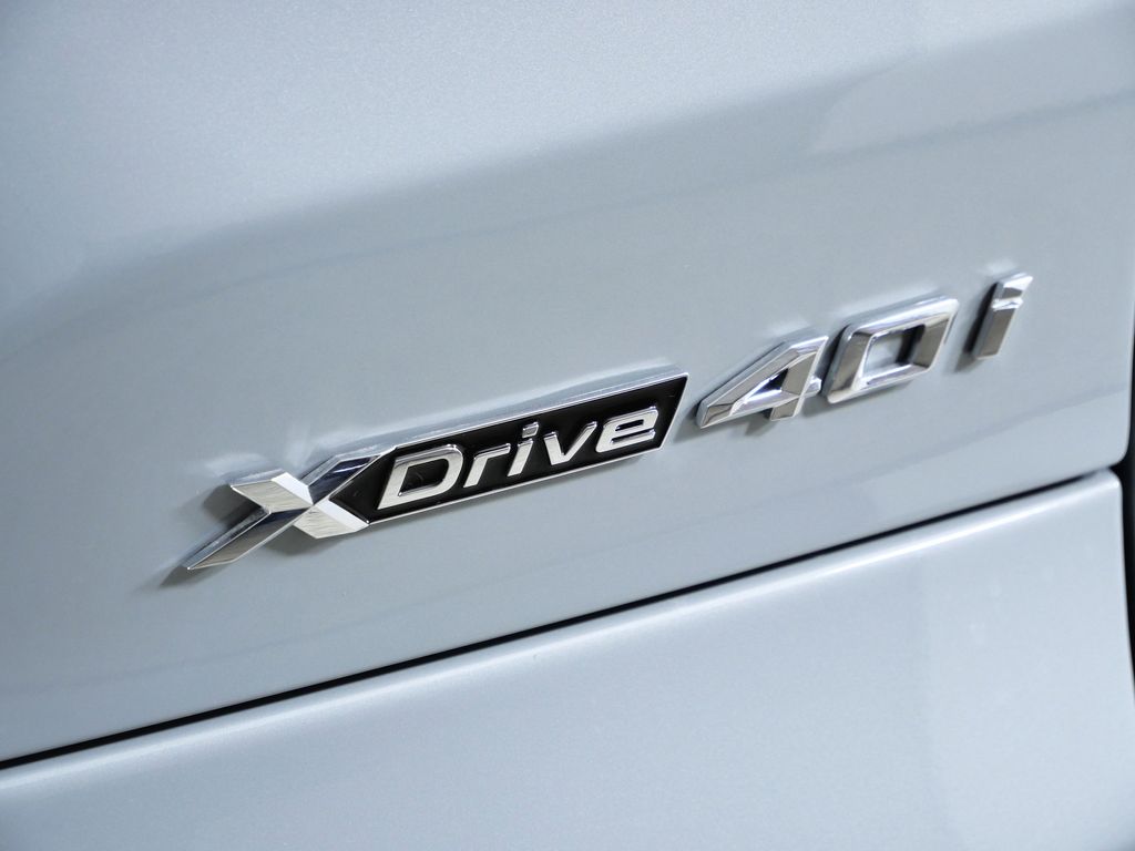 Thumbnail: 2026 BMW X5 - 12