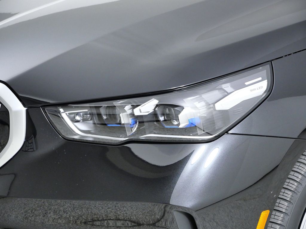 Thumbnail: 2026 BMW 5 Series - 3