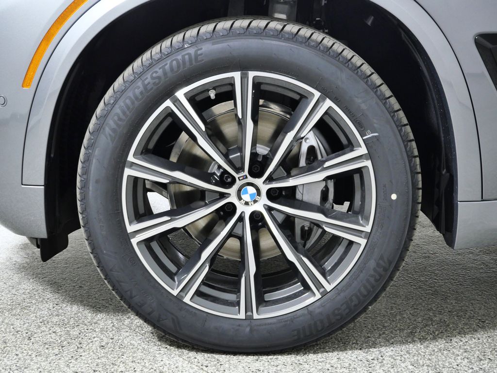 Thumbnail: 2026 BMW X5 - 17