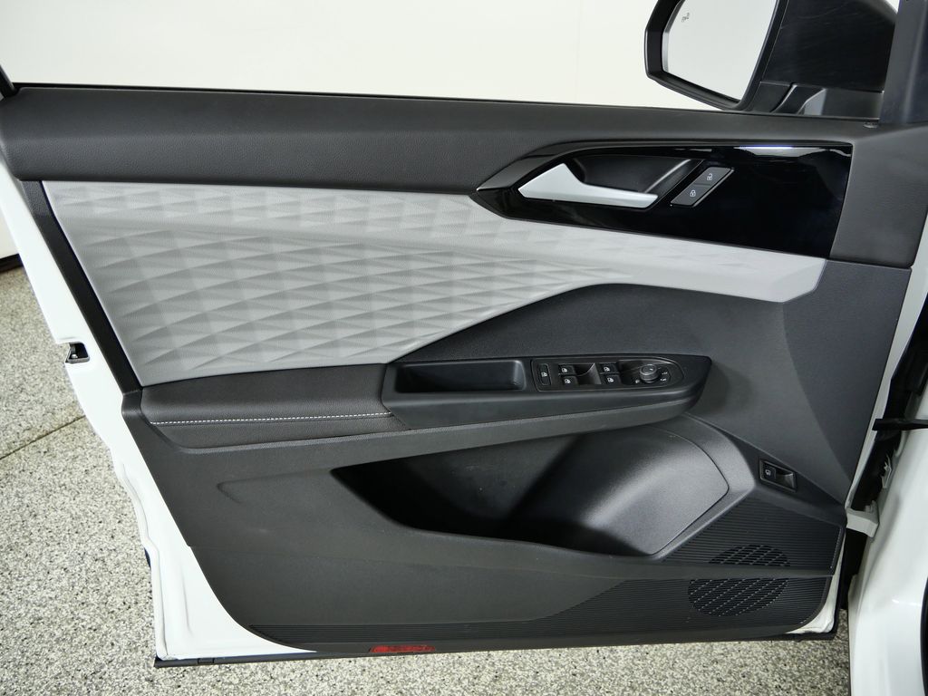 Thumbnail: 2024 Volkswagen Taos - 30