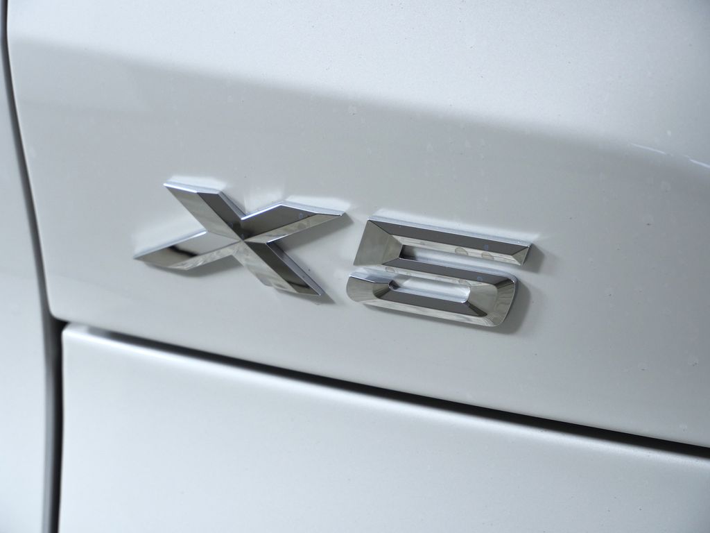 Thumbnail: 2026 BMW X5 - 13