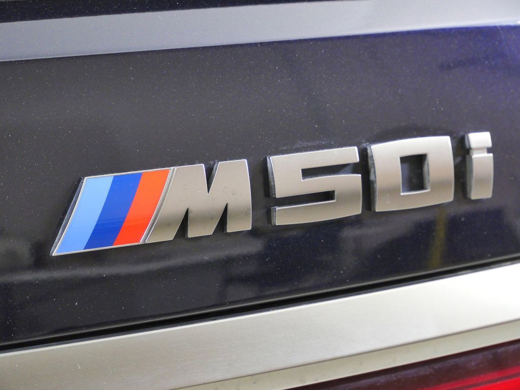 Thumbnail: 2021 BMW X7 - 12