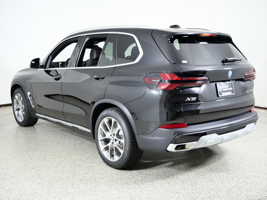 Thumbnail: 2026 BMW X5 - 14