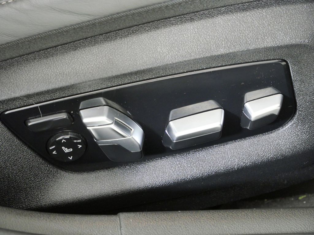 Thumbnail: 2019 BMW 5 Series - 23