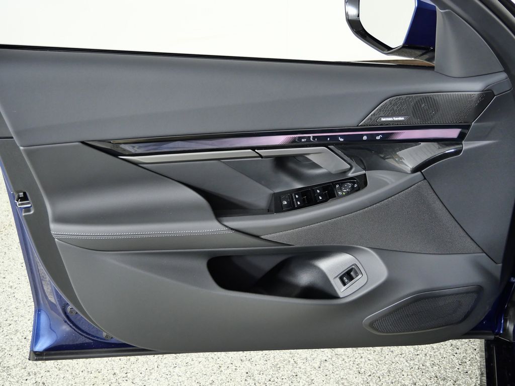 Thumbnail: 2026 BMW 5 Series - 32