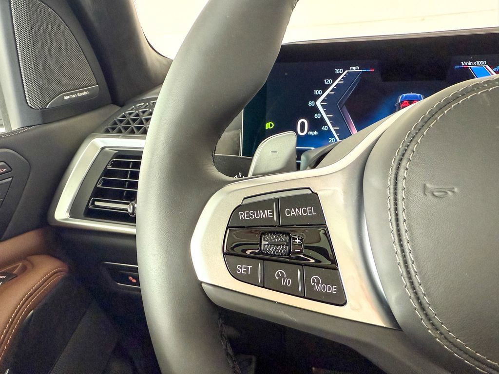 Thumbnail: 2026 BMW X7 - 42