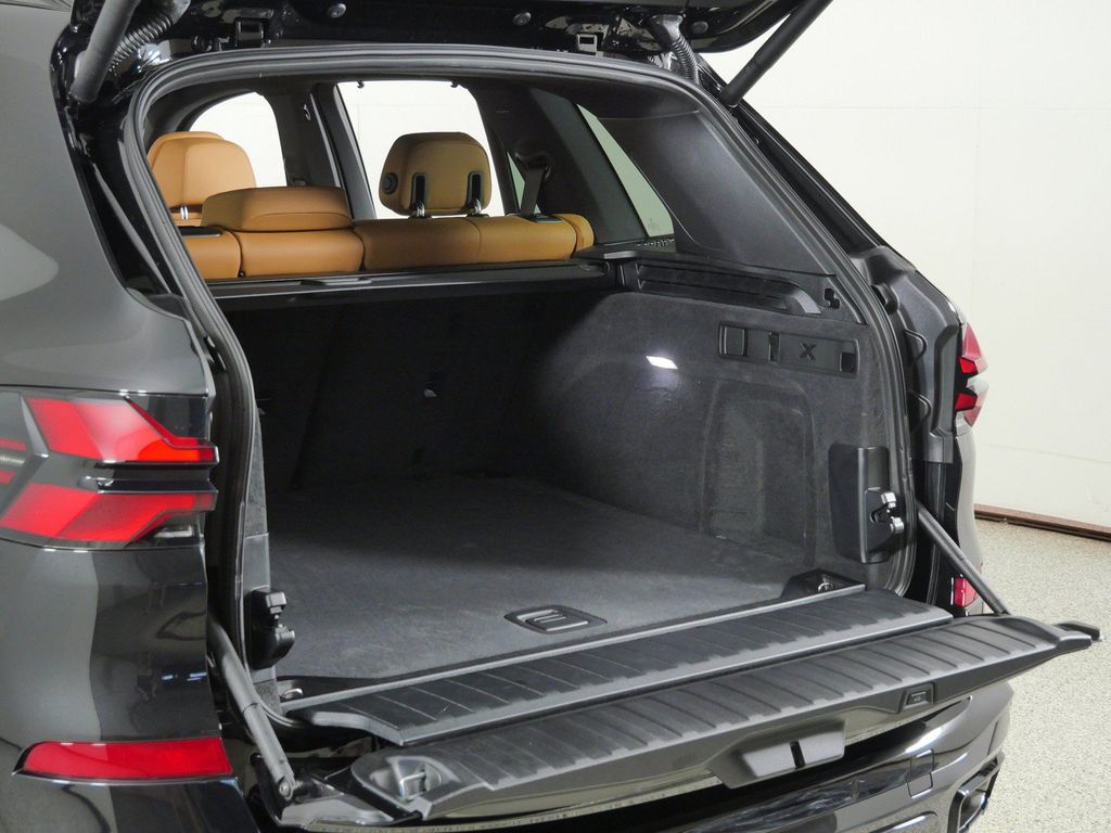 Thumbnail: 2026 BMW X5 - 29