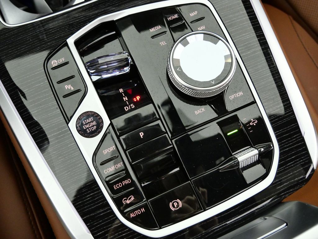 Thumbnail: 2026 BMW X7 - 48