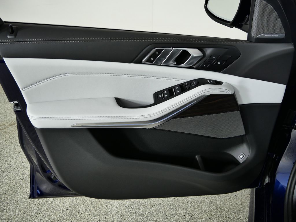 Thumbnail: 2026 BMW X5 - 34