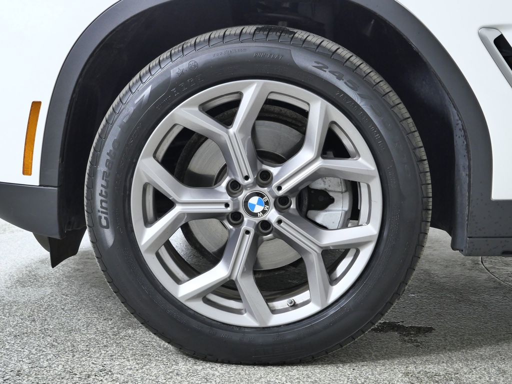 Thumbnail: 2023 BMW X3 - 21