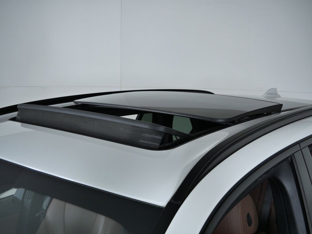 Thumbnail: 2022 BMW X5 - 19