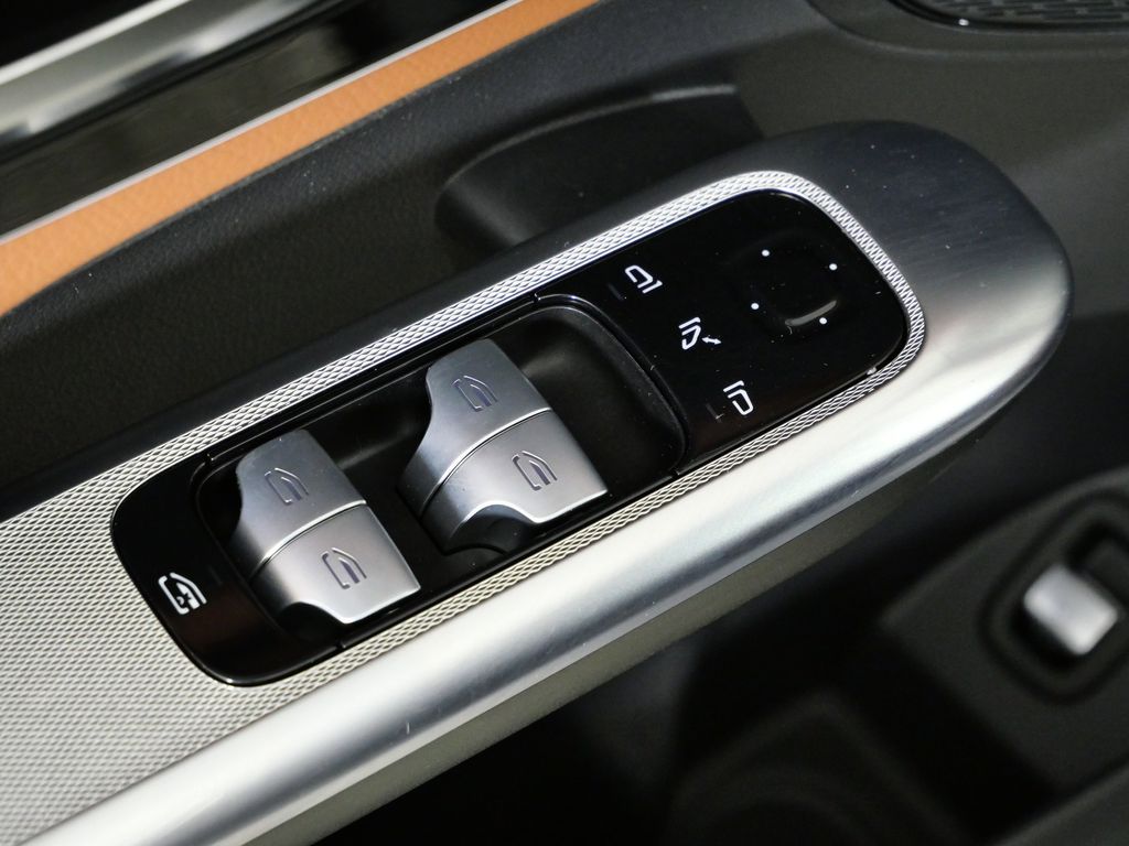 Thumbnail: 2024 Mercedes-Benz GLC - 36