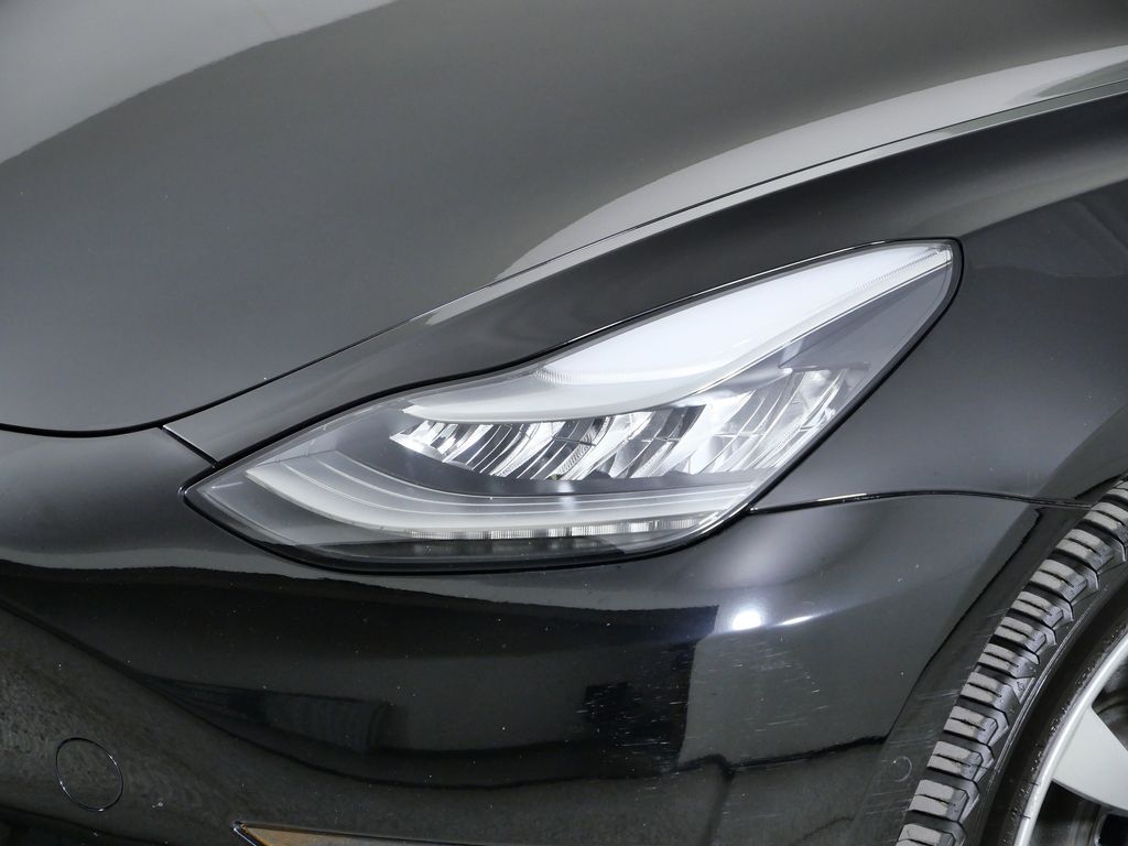 Thumbnail: 2018 Tesla Model 3 - 4