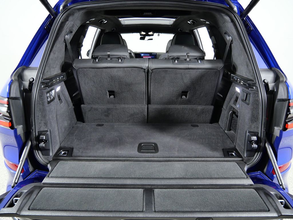 Thumbnail: 2025 BMW X7 - 33