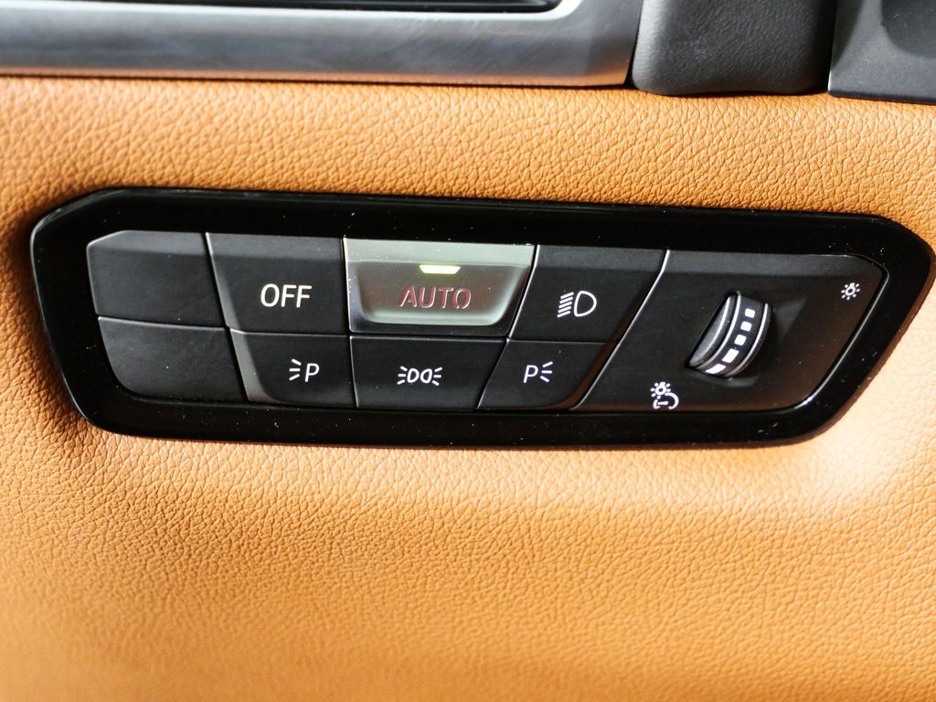 Thumbnail: 2024 BMW 8 Series - 41