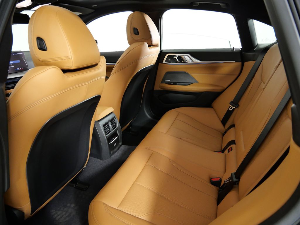 Thumbnail: 2026 BMW i4 - 30
