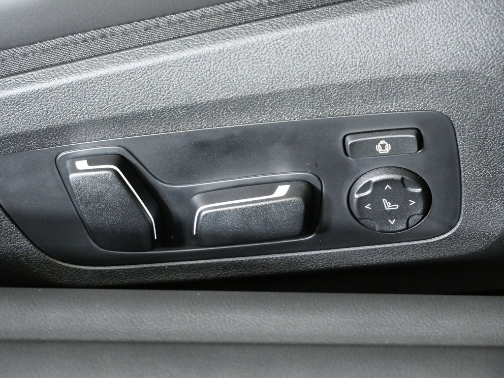 Thumbnail: 2026 BMW M4 - 21