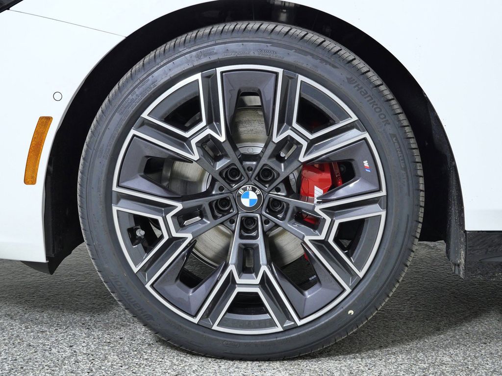 Thumbnail: 2026 BMW 5 Series - 17