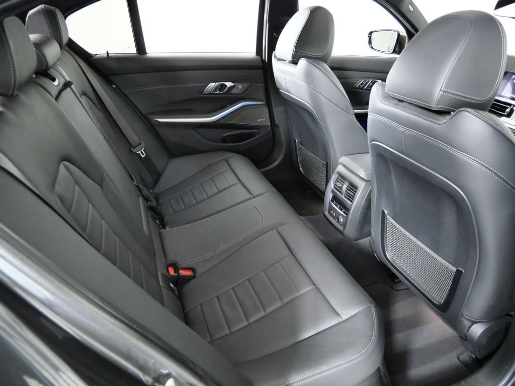 Thumbnail: 2020 BMW 3 Series - 26