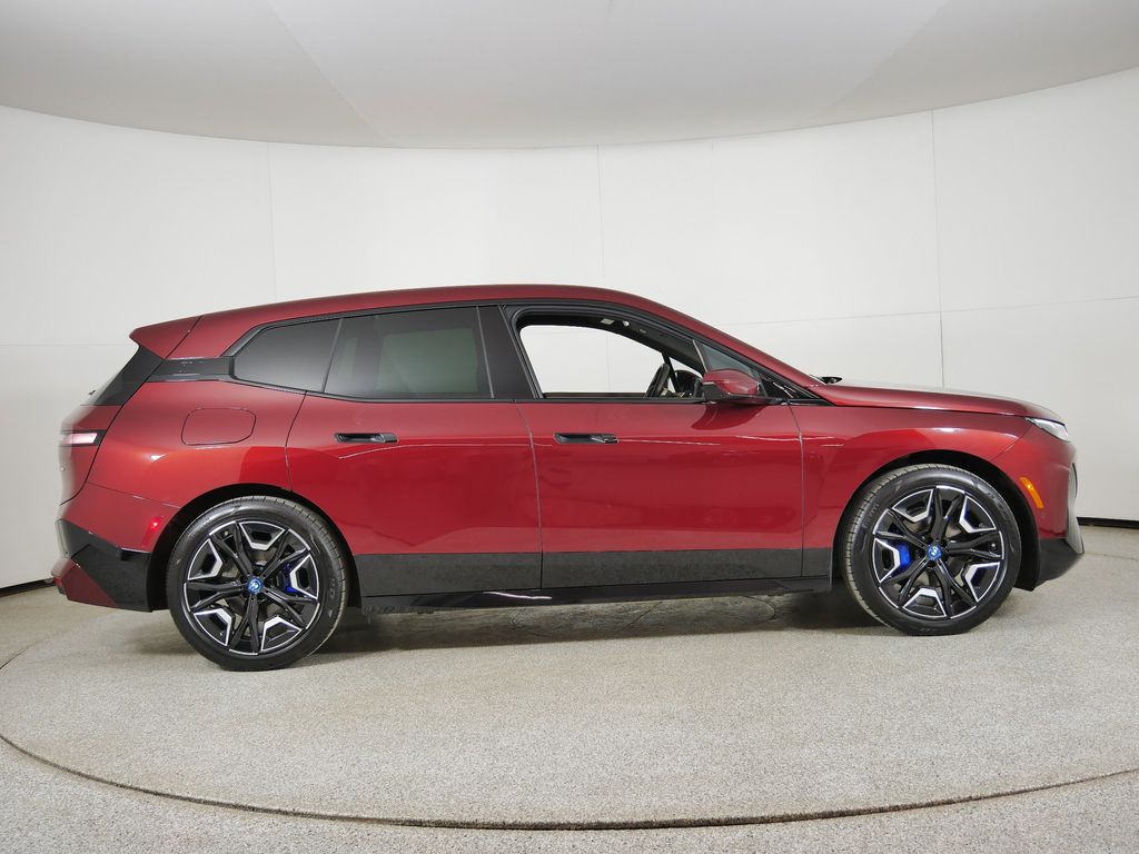 Thumbnail: 2023 BMW iX - 10