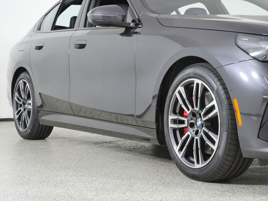 Thumbnail: 2026 BMW 5 Series - 7