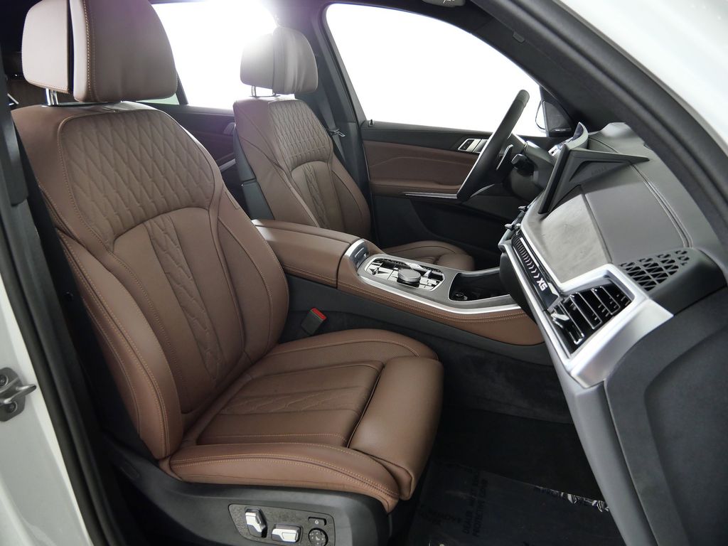 Thumbnail: 2026 BMW X5 - 22