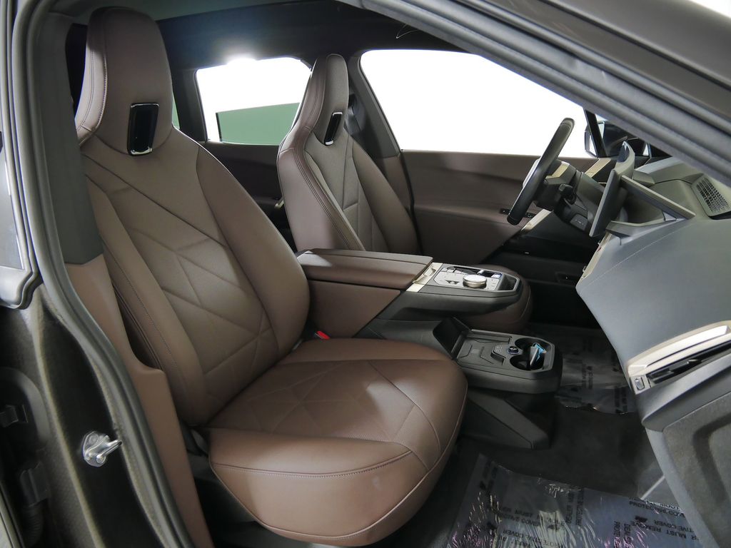 Thumbnail: 2023 BMW iX - 26