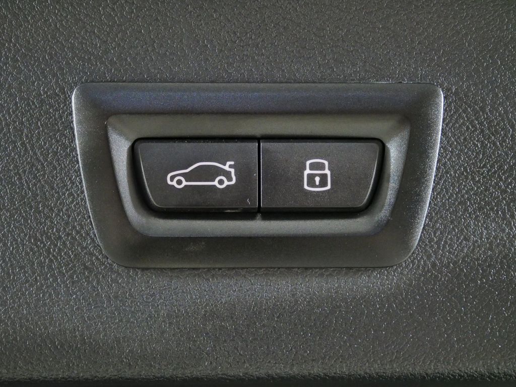 Thumbnail: 2023 BMW X4 - 33