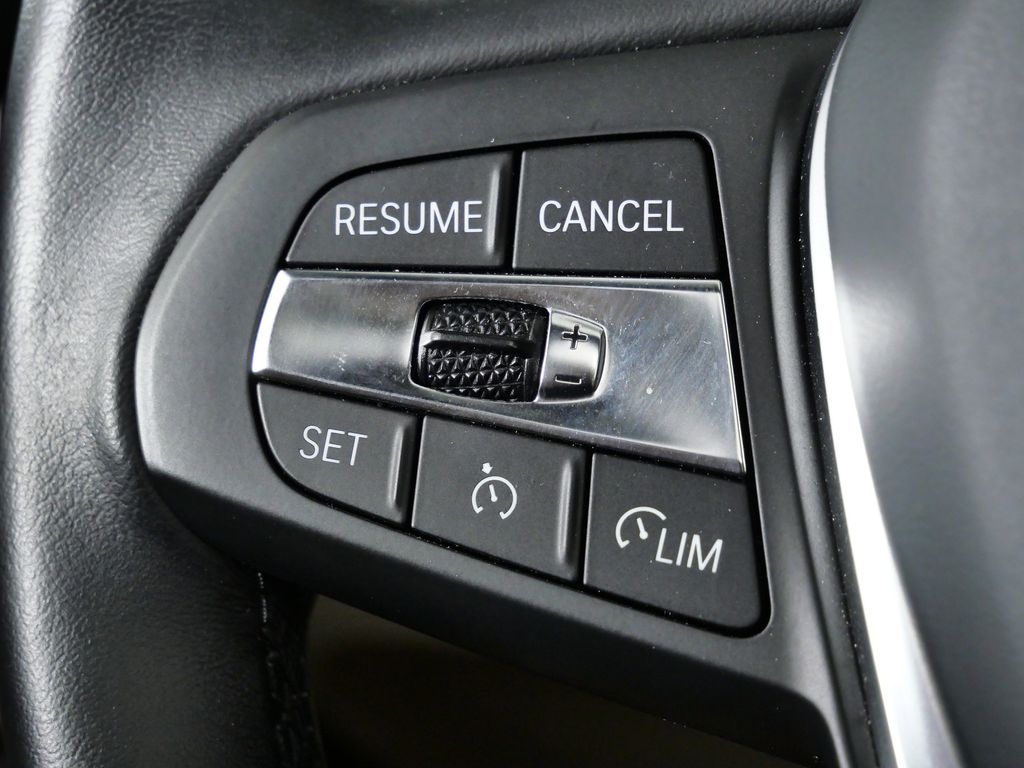 Thumbnail: 2023 BMW 3 Series - 43