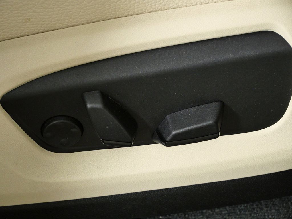 Thumbnail: 2017 BMW X5 - 23