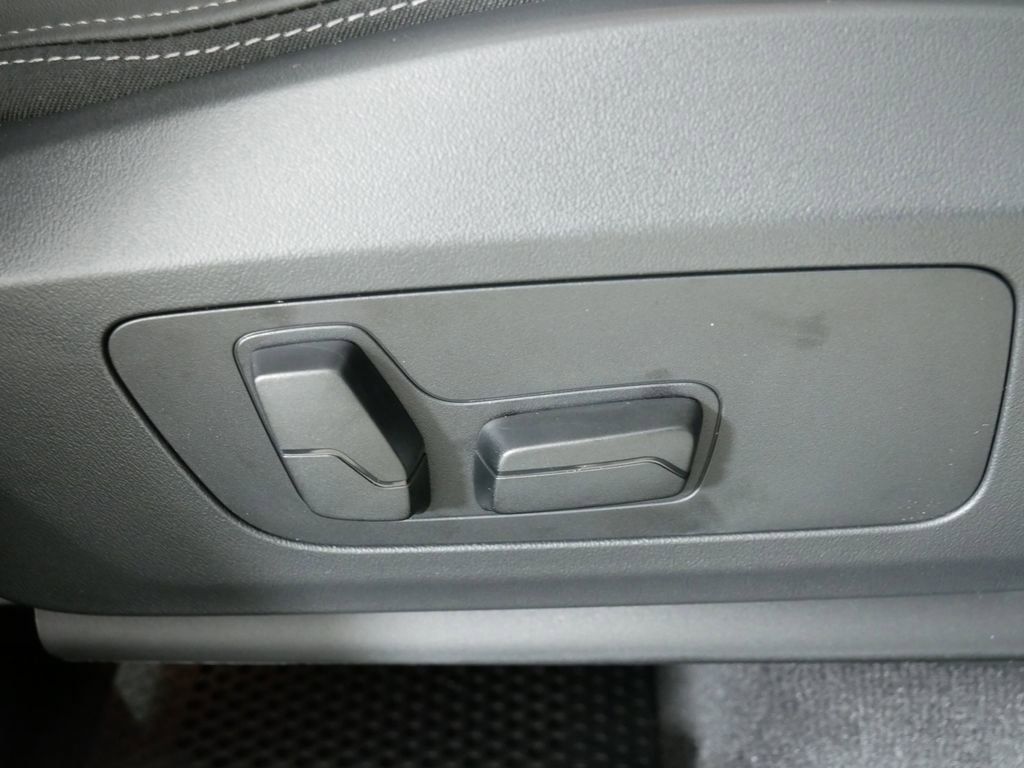 Thumbnail: 2025 BMW X1 - 24