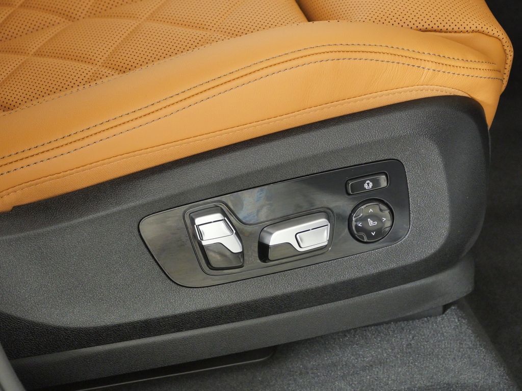 Thumbnail: 2026 BMW X5 - 22