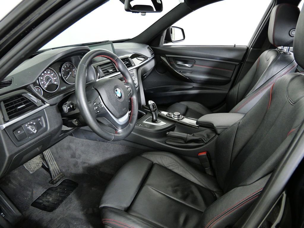 Thumbnail: 2013 BMW 3 Series - 33