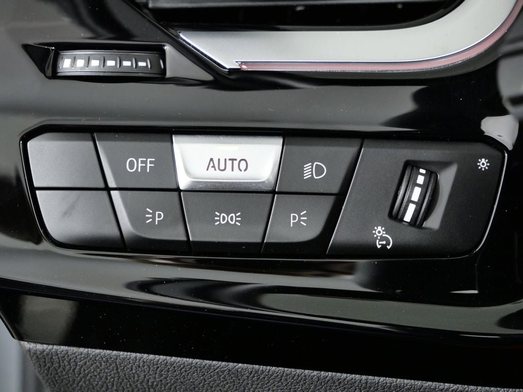 Thumbnail: 2026 BMW Z4 - 33