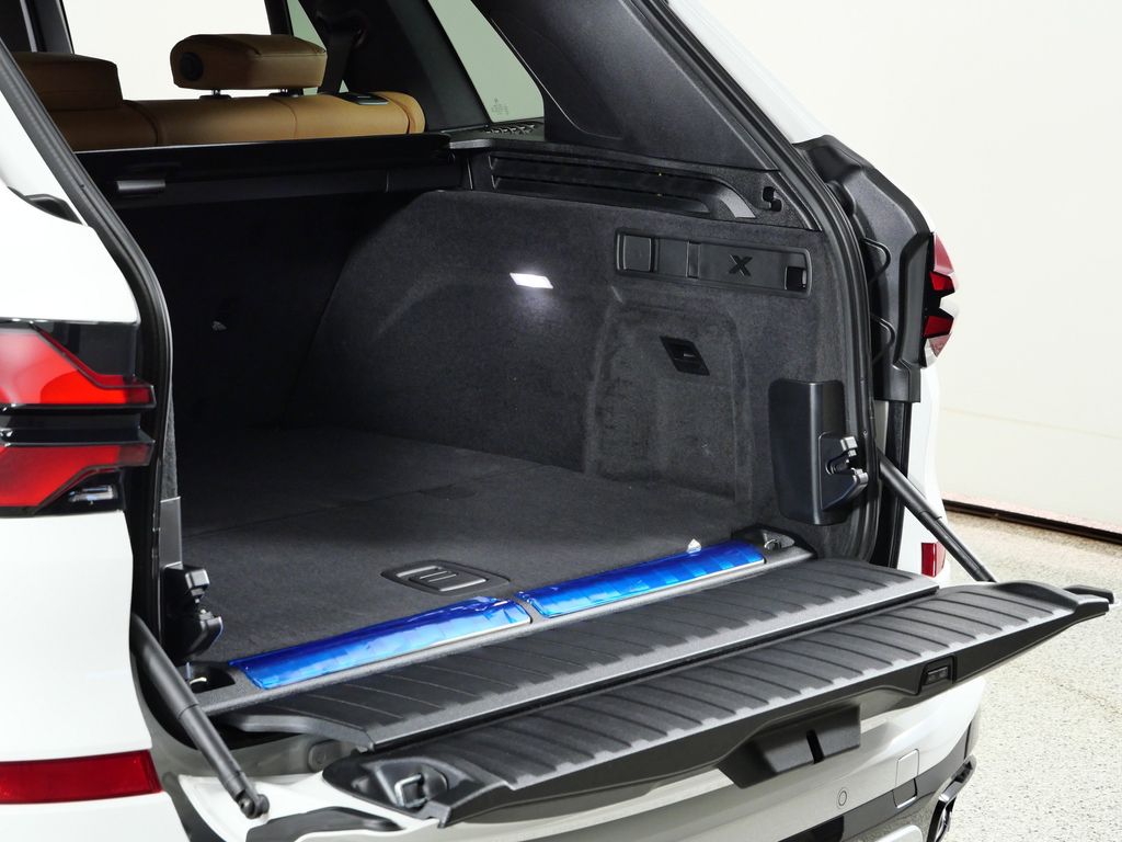 Thumbnail: 2026 BMW X5 - 29