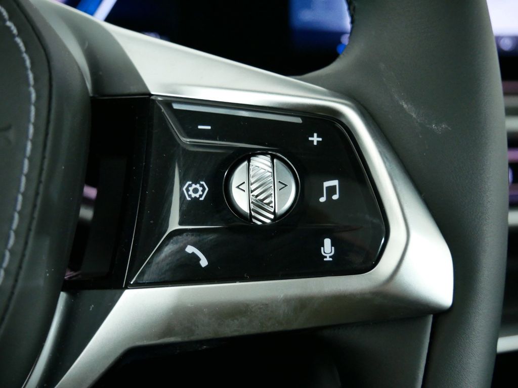 Thumbnail: 2024 BMW i7 - 37