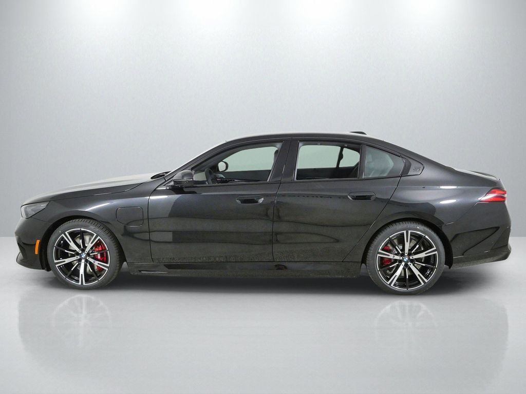 Thumbnail: 2027 BMW 5 Series - 15