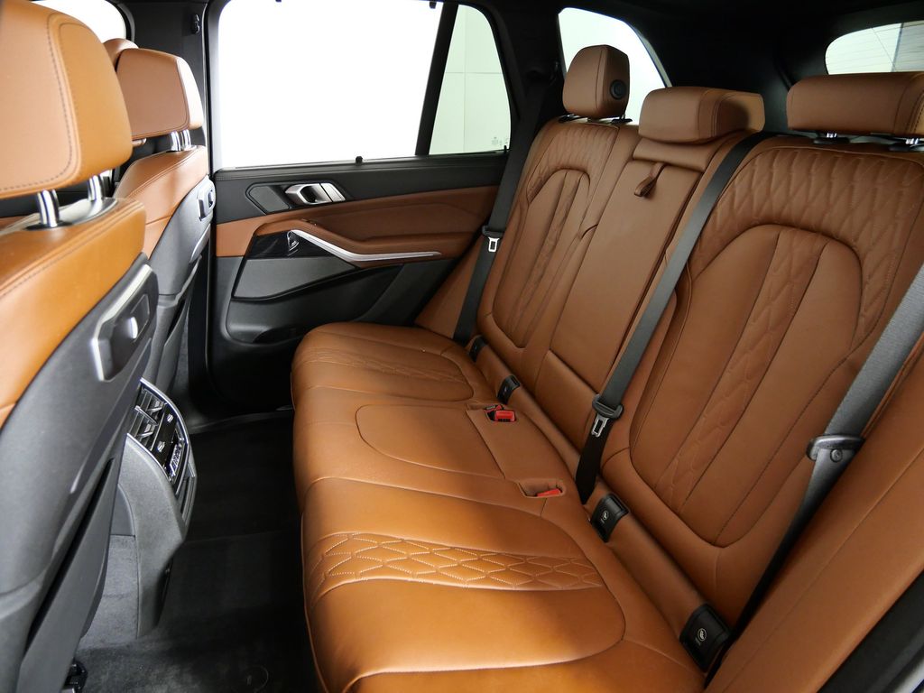 Thumbnail: 2025 BMW X5 - 38