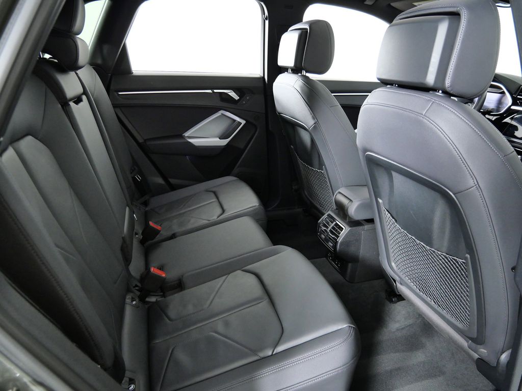 Thumbnail: 2022 Audi Q3 - 27