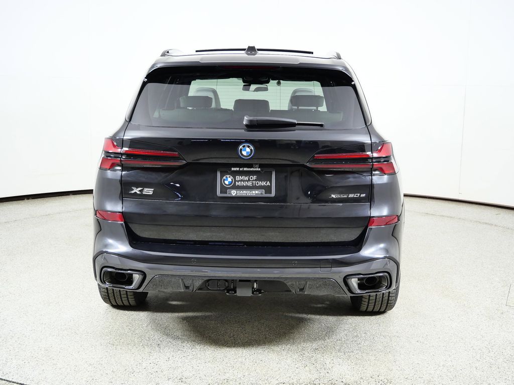 Thumbnail: 2026 BMW X5 - 10