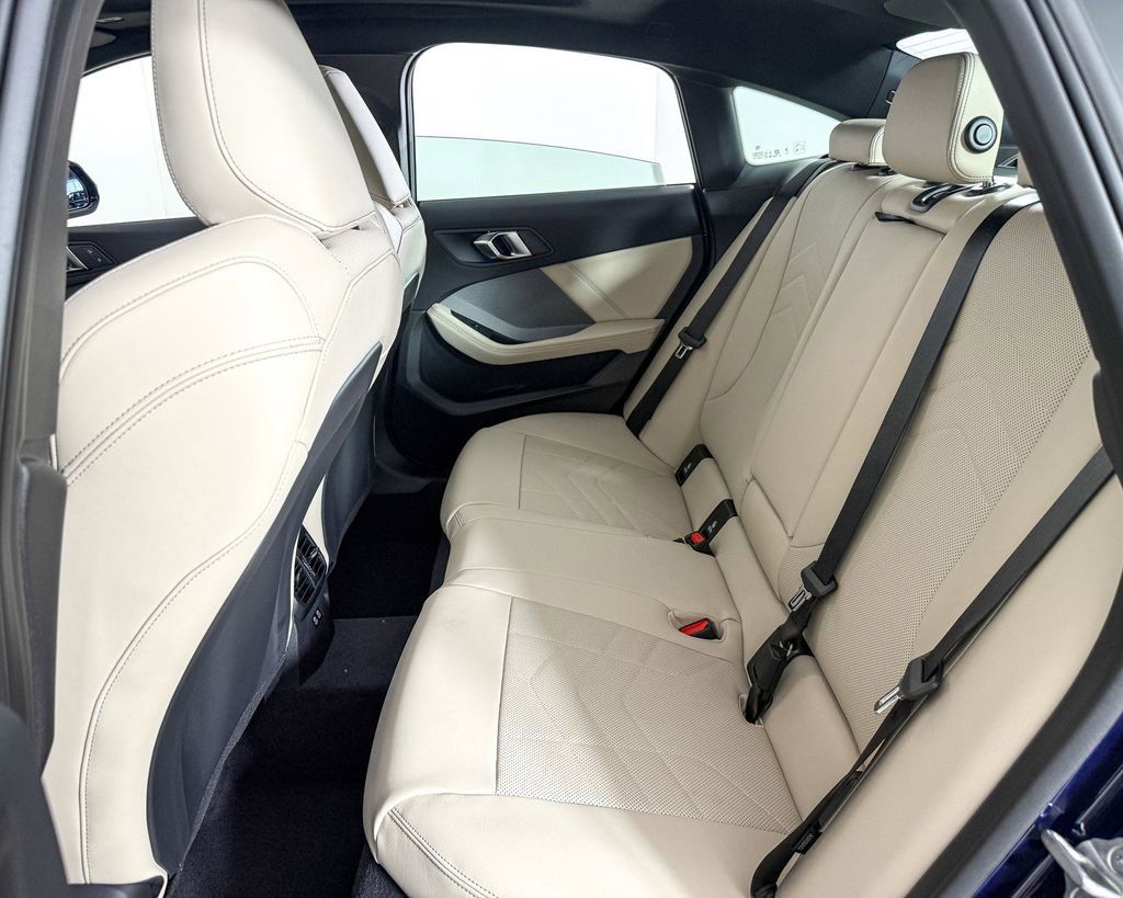 Thumbnail: 2025 BMW 2 Series - 31