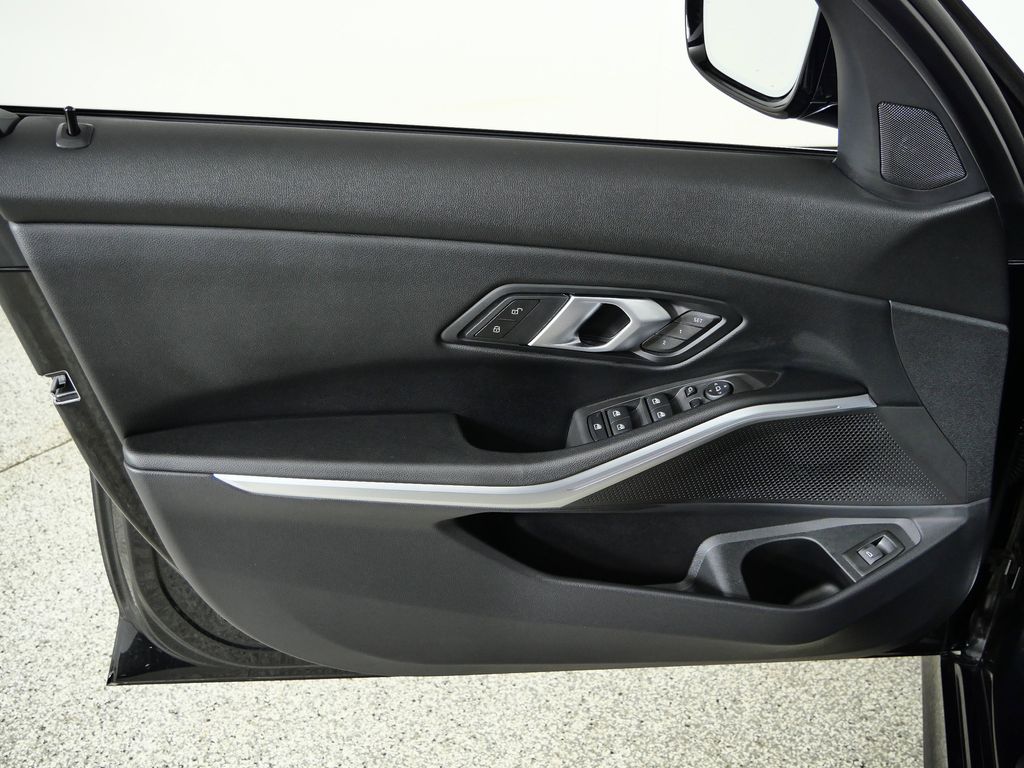 Thumbnail: 2026 BMW 3 Series - 32