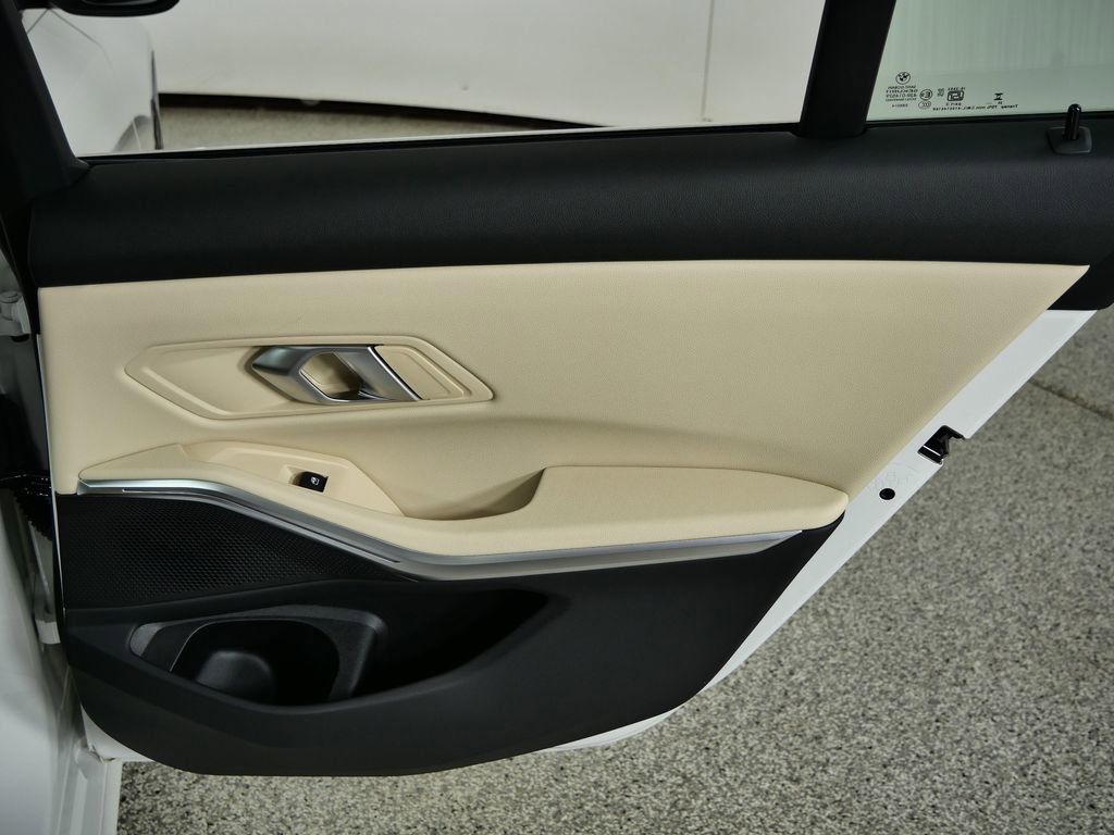 Thumbnail: 2026 BMW 3 Series - 26